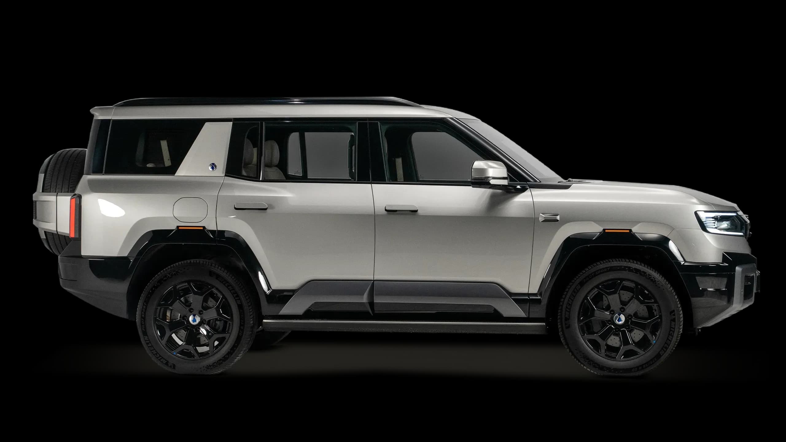 Denza B8 Golden Dawn 1