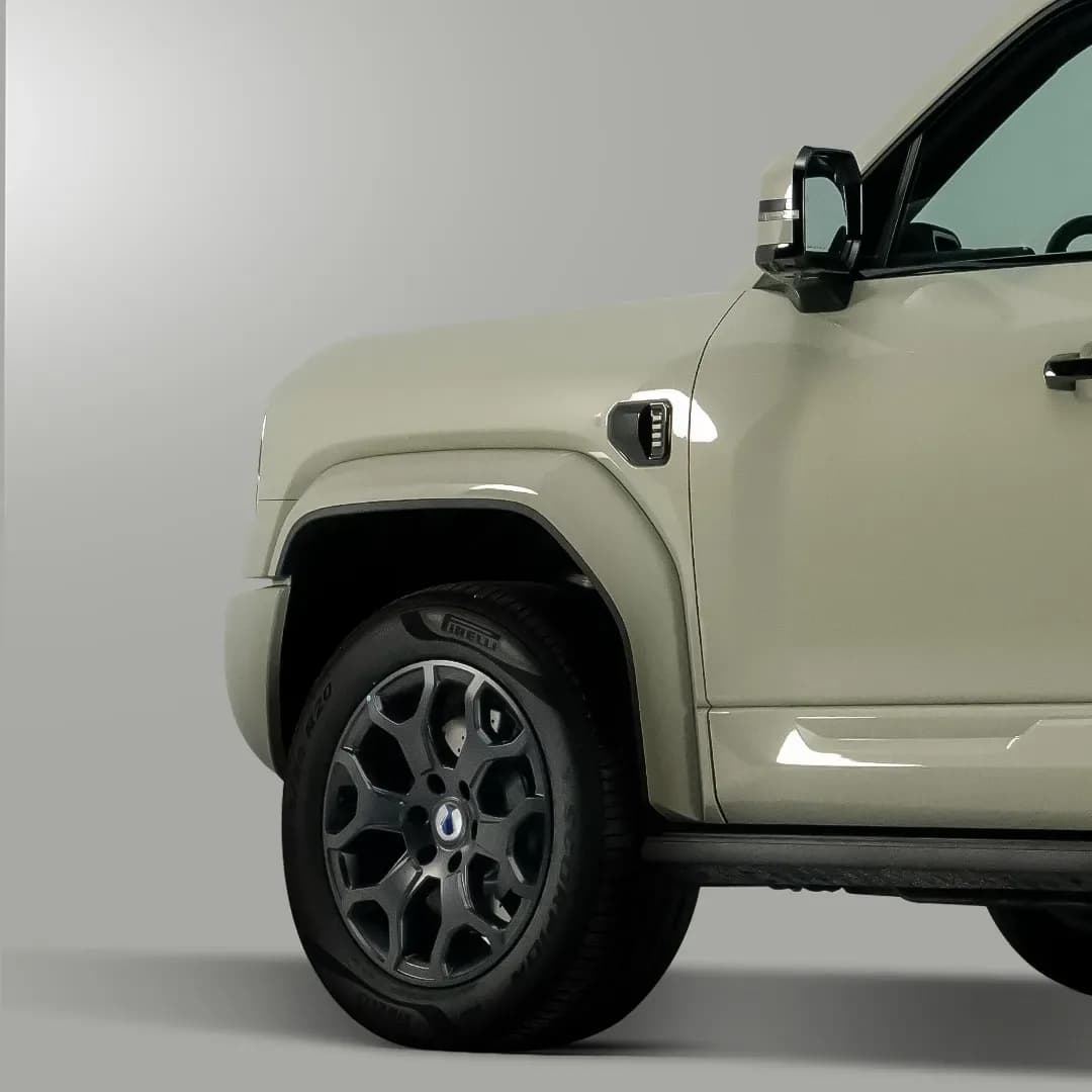 Denza B5 Confident Thumb