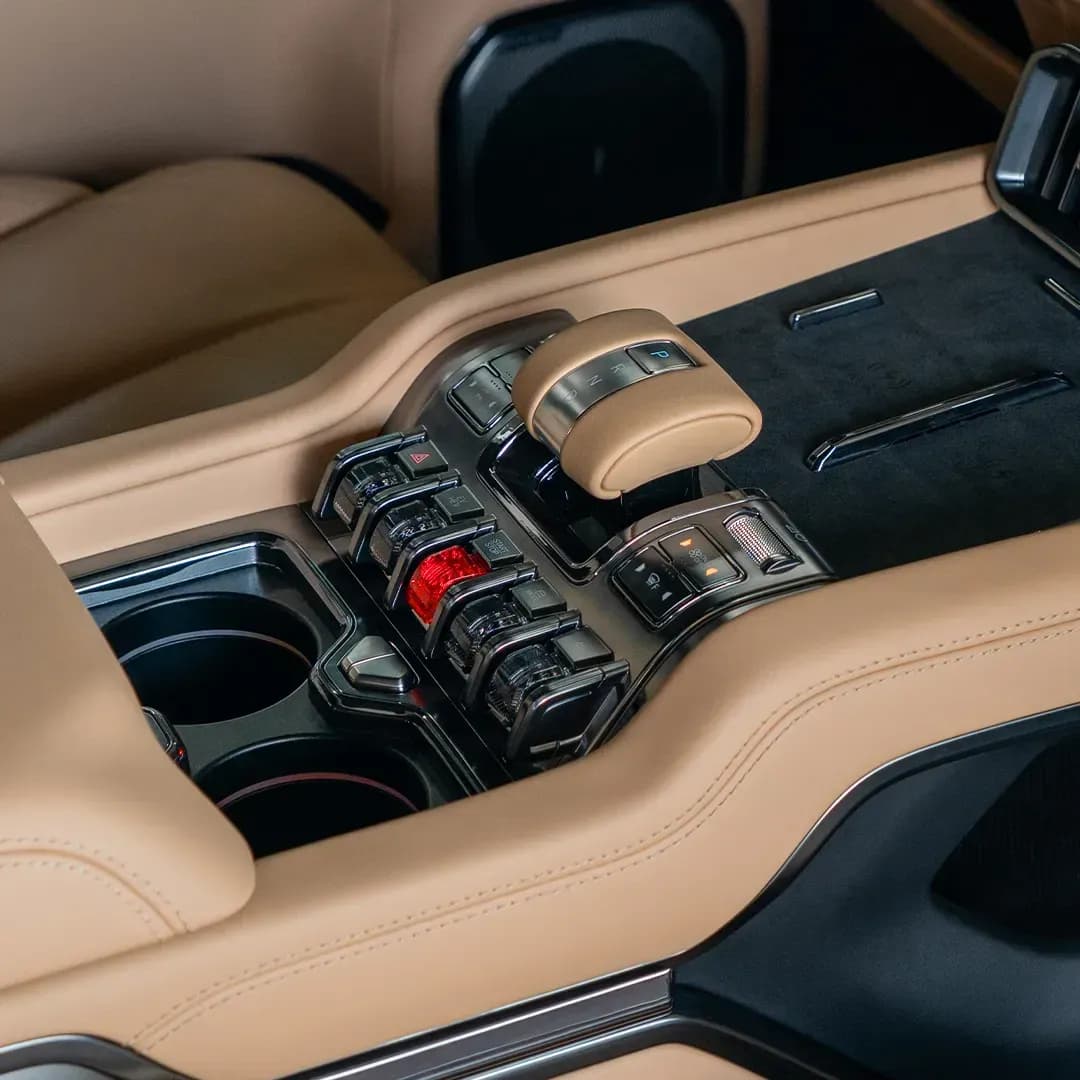 Denza B8 cabin a cockpit