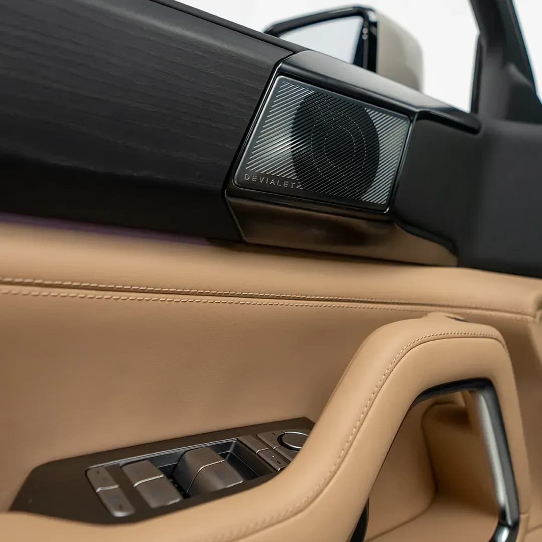 Denza B8 open button