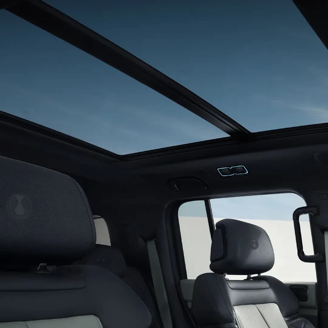 Denza B8 panoramic sunroof